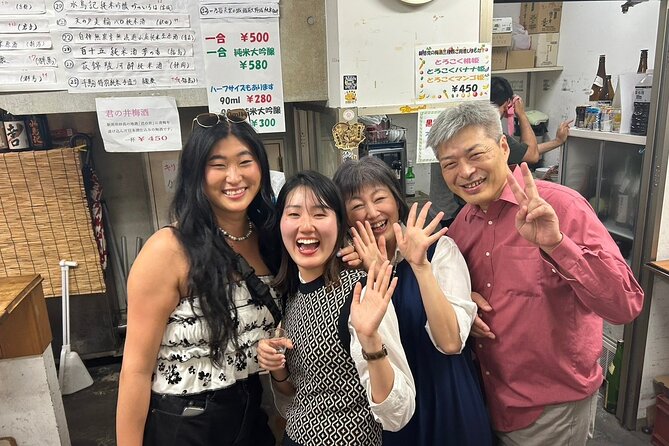2 Hours of Bar Hopping in Osaka Style - English Guides Who Teach While They Walk You