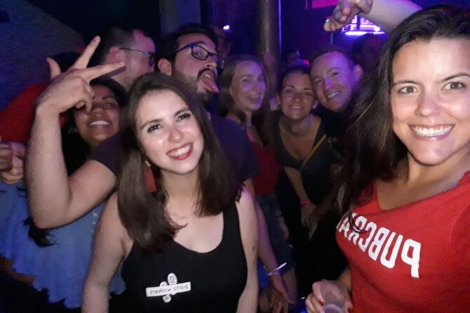 4-hour Guided Porto Pub Crawl with 6 drinks and VIP CLUBentry - Why Porto at 10:30 pm Is a Different Game