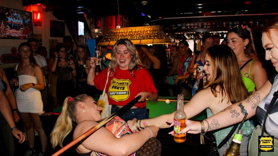 Amsterdam: Red Light District Pub Crawl with Unlimited Shots - Your 5.5-Hour Flow: Four Pubs, Then One Nightclub