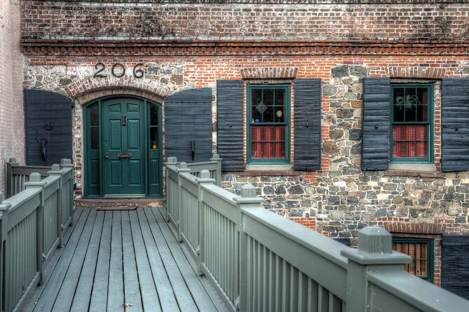 Battles & Brews Pub Crawl in Savannah - Starting Point at Public Kitchen & Bar: Easy to Find, Easy to Begin