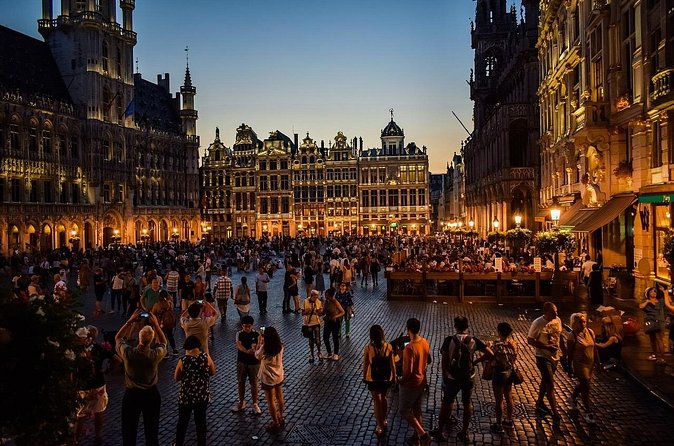 Brussels Pub Crawl Tour - Stop 2: Downtown Brussels in front of La Bourse and the 1+1 boost