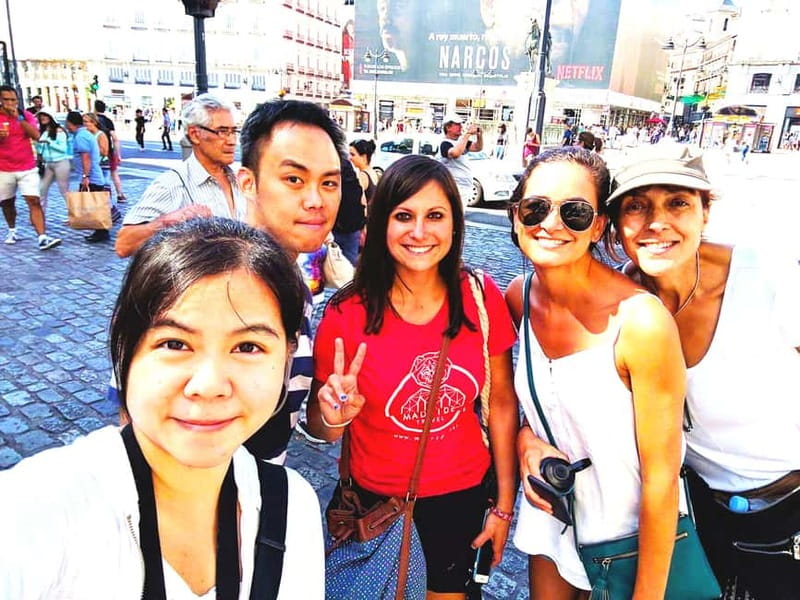 Madrid Wine Tasting, Flamenco Class and Pub Crawl - Starting at Puerta del Sol, with a clear meeting plan