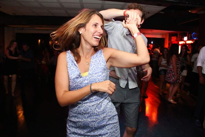 More than a Pub Crawl: An Authentic Night Experience in Rio - Improviso Lounge Bar: the samba circle effect