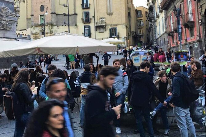 Napoli Pub Crawl in the Old Town - Quartieri Spagnoli to Piazza Bellini: why this route works at 9:30 pm