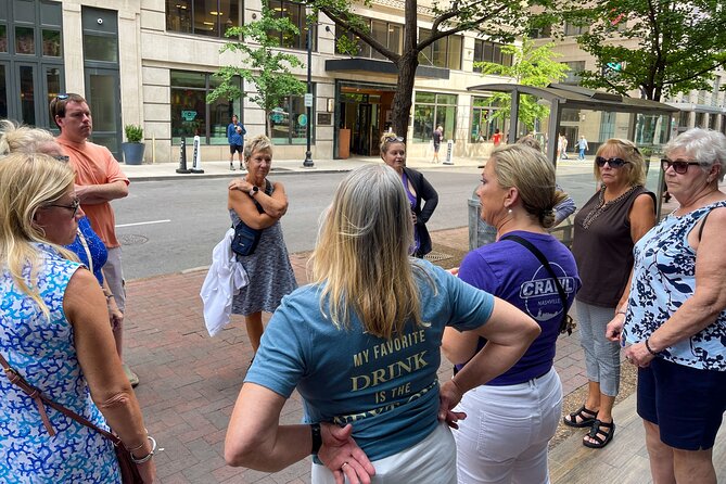 Nashville Drinkers & Thinkers Pub Crawl - Honky Tonk Central and the Lower Broadway finish: where the night gets loud