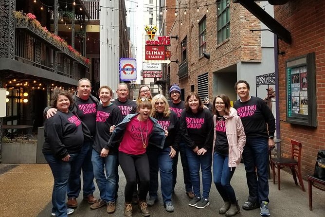 Nashville's Honky-Tonk Walking Sightseeing Pub Crawl - The honest pitch: a walking pub crawl that’s more than bar-hopping