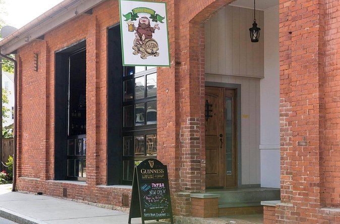 Paranormal Pub Crawl: Beer Tour - Small Group Size and the Night’s Pace