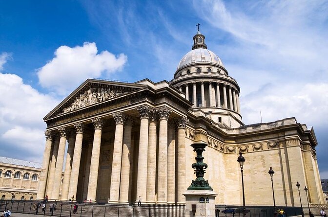 Paris Latin Quarter Pub Crawl Bars and Clubs - Stop 4: Saint-Germain-des-Prés for a change of tone