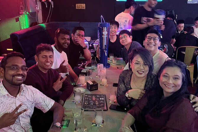 Party Singapore Bespoke Pub Crawl - The host and group energy: how people actually connect