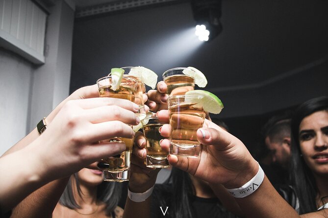 Porto Pub Crawl With Unlimited Beer - Getting into the club without the headache