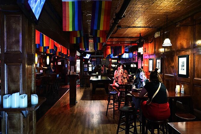 Private Pub Crawl with a Local - Oldest jazz bar in NYC: the room where the band has played for 50+ years