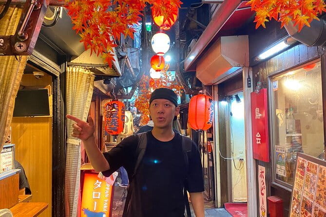 [Private]Shinjuku Golden Gai Bar Hopping w/ Japanese Local Guide - Omoide Yokocho (Memory Lane): alley vibes and a smoother start