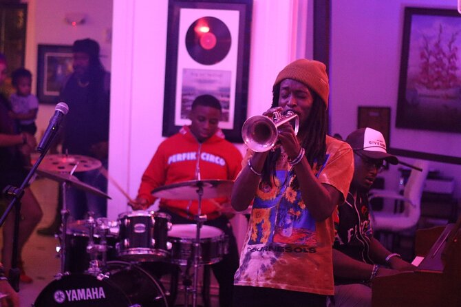 Private VIP Frenchmen Street Live Music Pub Crawl New Orleans - The Cocktail Moment: Sazerac or Pimm’s Cup Demo (Plus One Included Drink)