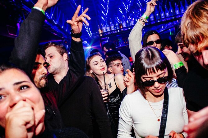 PUB CRAWL IN PRAGUE | Admission Ticket - Value check: how free open bar and club entry can beat solo planning