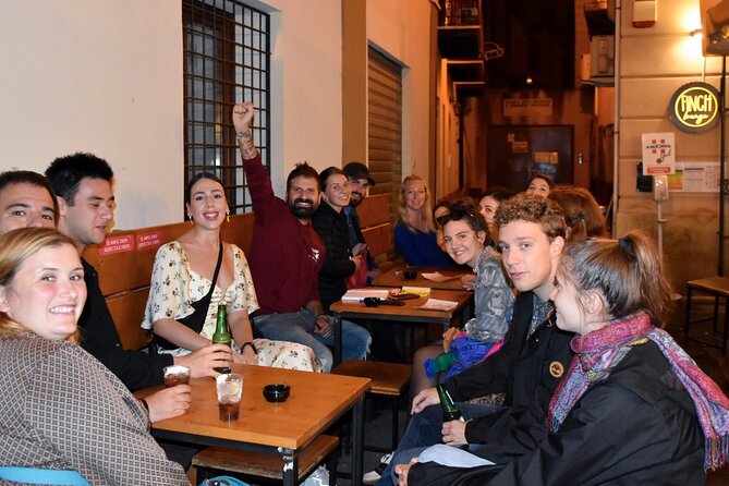 Pub Crawl Palermo - Stop 1: Finch Lounge and the First Social Bar Moment