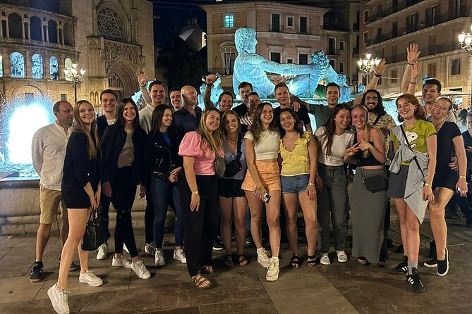 Pub Crawl Tour in Valencia - Stop 1 at Plaça del Negret: the opening shot and the old-town kickoff