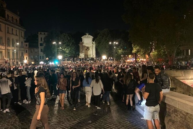Rome Pub Crawl in the Old Town - The best part: a structured night out that starts in the right place