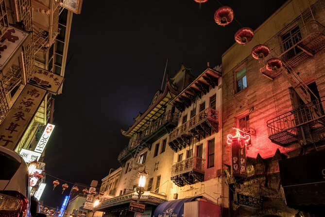 San Francisco Ghosts Boos and Booze Haunted Pub Crawl - Hungry I: the street-side ghost atmosphere moment