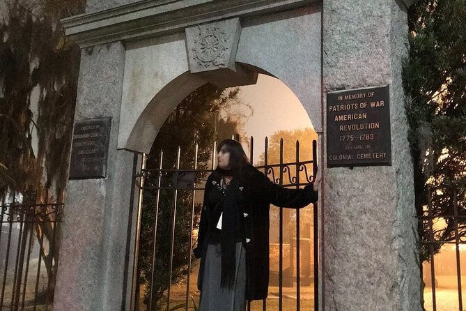 Savannah Haunted Pub Crawl Walking Tour - Stop 3: 17Hundred90 Inn and the old-hotel ghost lore