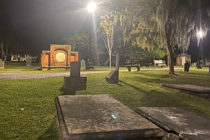 Savannah Haunted Pub Crawl Walking Tour - Stop 4: The Marshall House and the Civil War hospital ghost theme