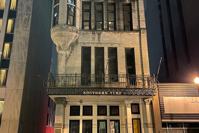 Seeking Spirits Haunted Night-Time Pub Crawl in Nashville - Stop 1: Hard Rock Cafe Nashville and the First Haunted Story Over a Drink