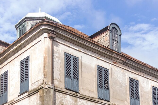Sin and Tonic Pub Crawl in New Orleans - Stop 2: Justine and the Casket Girls Story