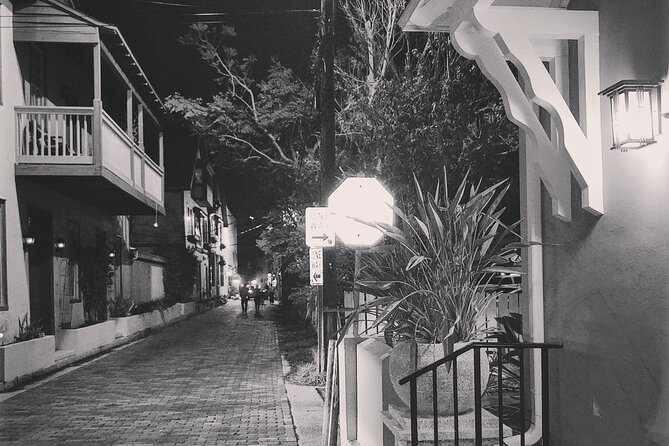 Spirits with the Spirits haunted pub crawl - drinks included - A 7:00 pm haunted bar loop through St. Augustine Old Town