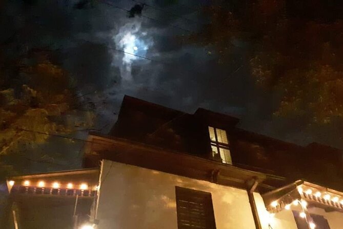 Spirits with the Spirits haunted pub crawl - drinks included - Guide impact: from Aaron to Echo, Frank, Frederick, and more