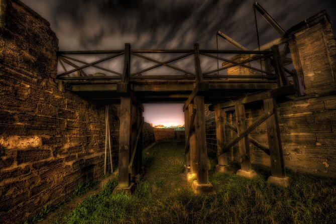 St. Augustine Haunted Pub Crawl - Timing, weather, and group size: staying in sync