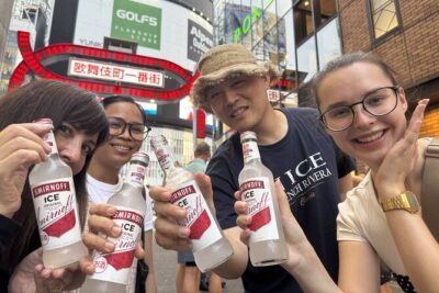 Tokyo Shinjuku Bar Hopping –Wagyu , Ramen & 7 Dishes - Finding your guide at Gucci Shinjuku without getting lost