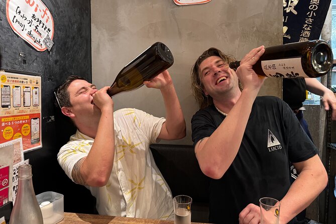 Tokyo: Shinjuku Local Bar Hopping Walking Tour - Guides: where the experience can soar or slip