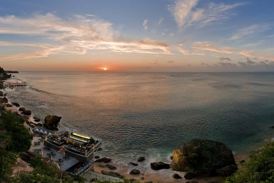Uluwatu: Beach Club and Cliffside Private Bar Hopping Tour - Price and entrance fees: how to avoid sticker-shock