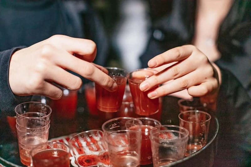 Warsaw: Pub Crawl with Optional 1-Hour Open Bar - The VIP Nightclub Finish: No Lines, Then Dance