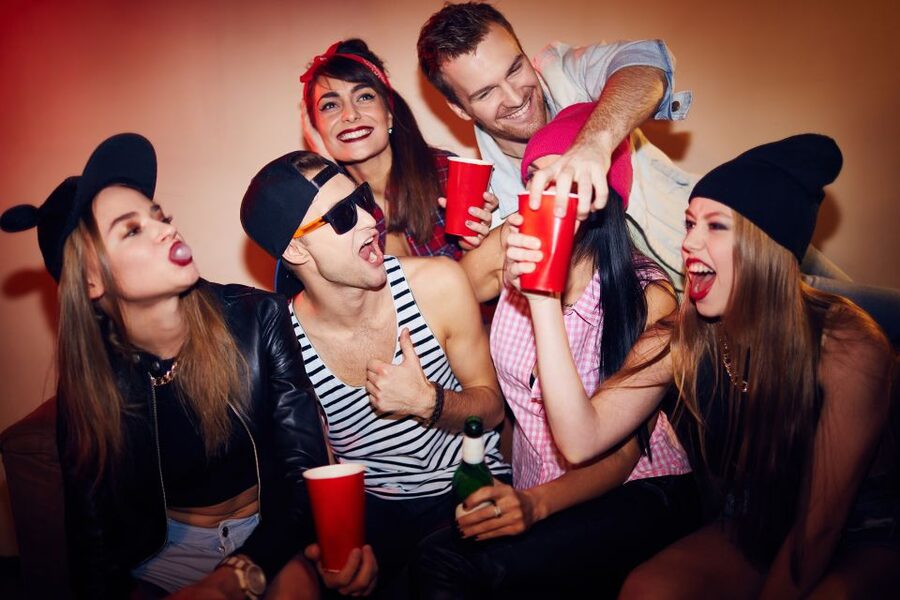 Warsaw: The Original Pub Crawl - Drinking games and “crazy challenges”: fun with guardrails