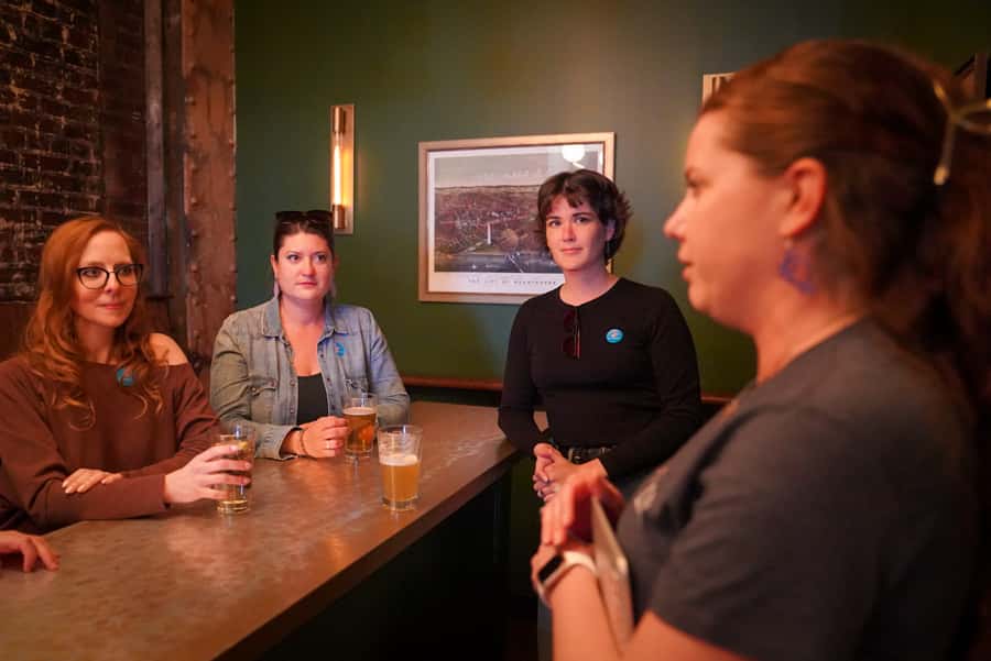 Washington, D.C.: History Tour Pub Crawl - Guides who make it feel like a night out, not a class