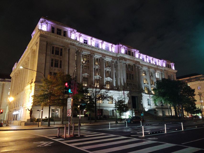 Washington DC: Ghosts Boos and Booze Haunted Pub Crawl - The pubs are the point: getting four distinct DC bar vibes