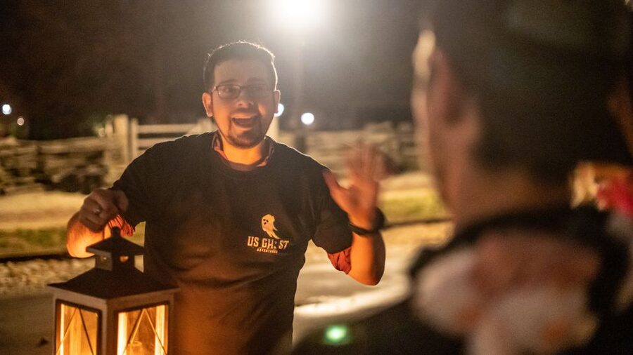 Washington DC: Ghosts Boos and Booze Haunted Pub Crawl - Prohibition-era bootleggers and backroom political chaos