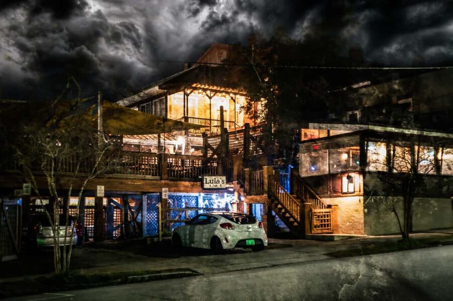 Wilmington: Boos and Booze Haunted Pub Crawl - Museum of the Bizarre: oddities, flickering lights, and why weird is fun