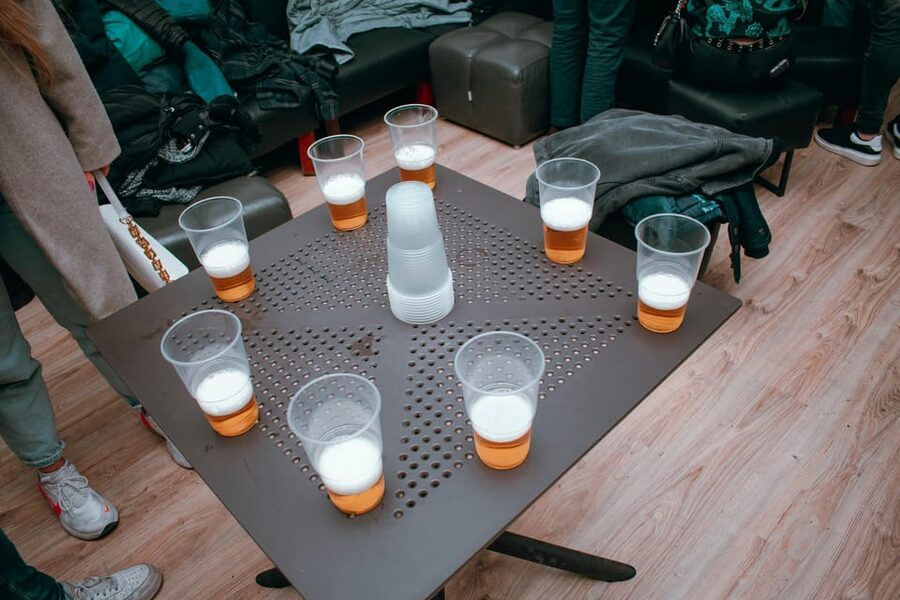 Wroclaw: Pub Crawl with Unlimited Drinks and VIP Club Entry - Meeting point tip: find the Pillory Statue early