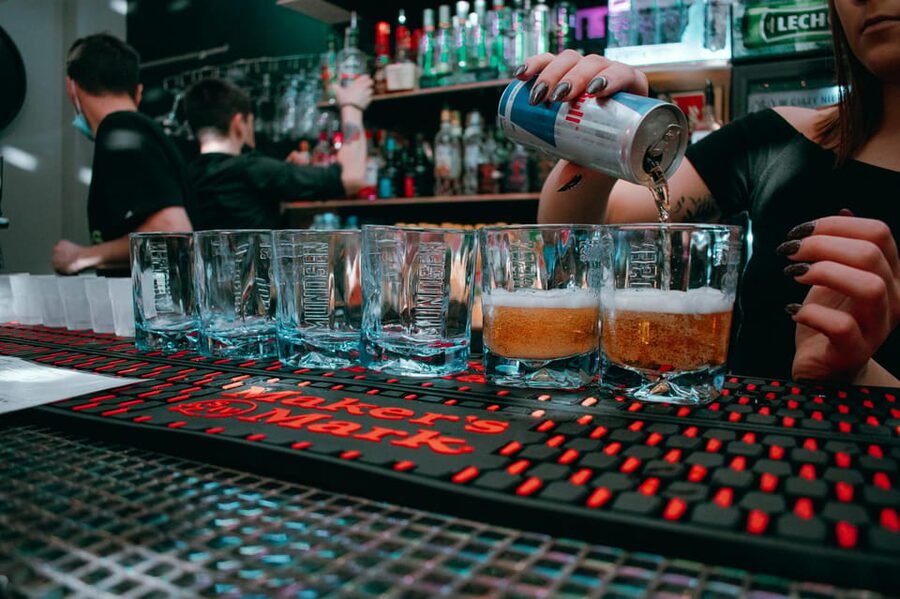 Wroclaw: Pub Crawl with Unlimited Drinks and VIP Club Entry - Timing in Wroclaw Old Town: the 9:45 PM start